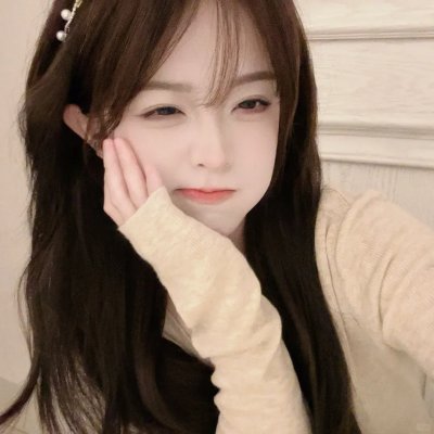 她比烟花寂寞
